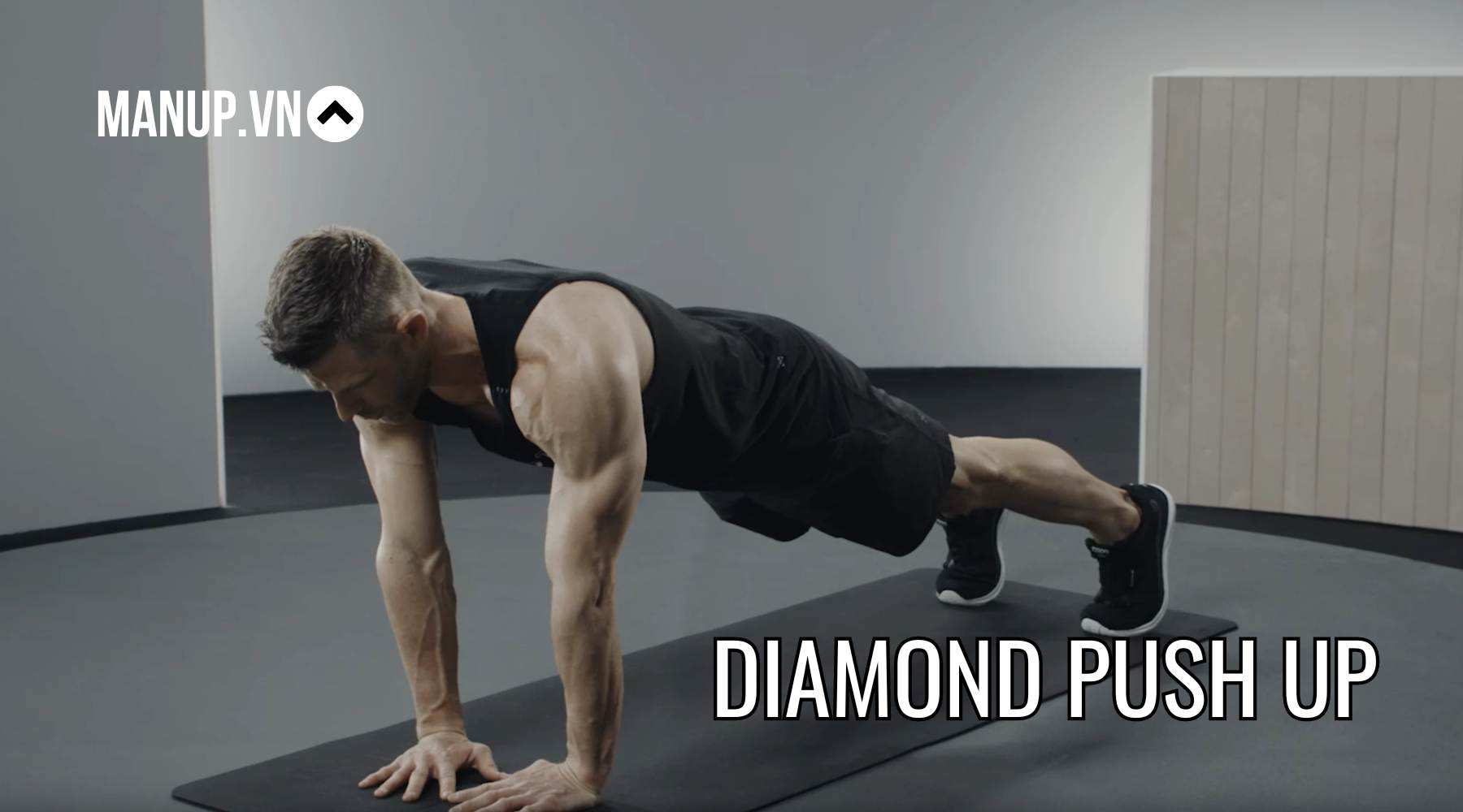 Bài tập cơ ngực Diamond Push Up