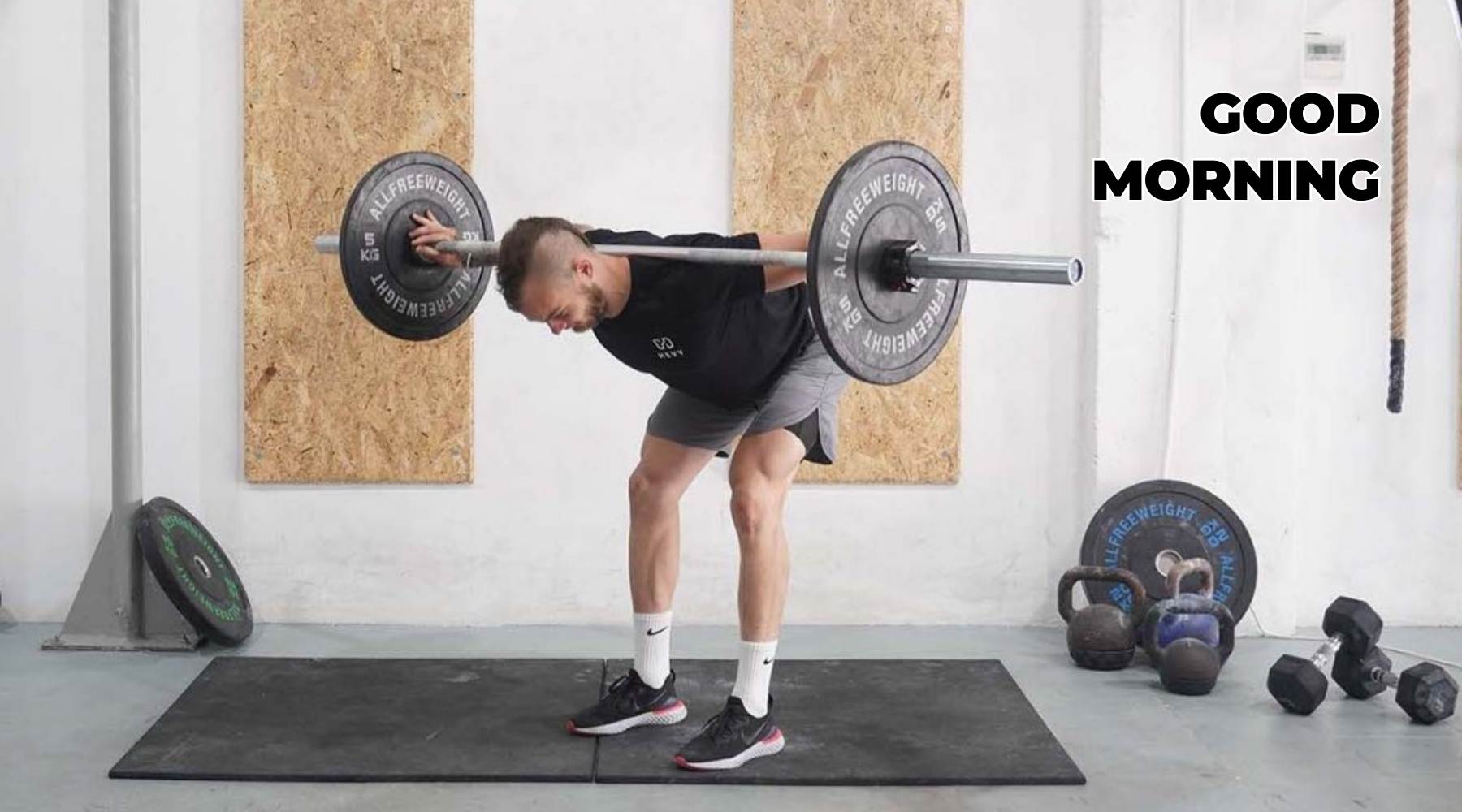 Bài tập lưng dưới tại phòng gym cho nam