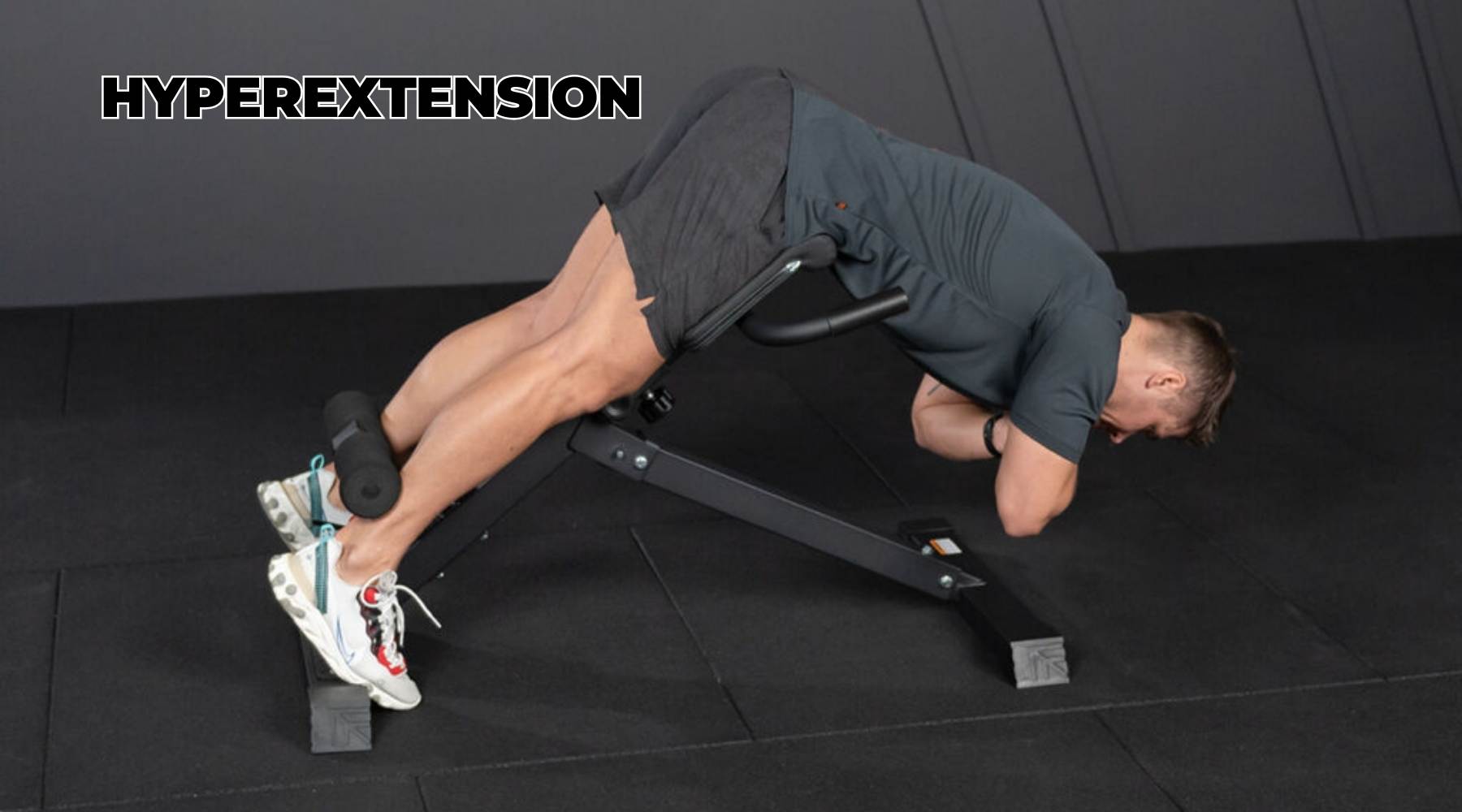 Bài tập lưng dưới tại phòng gym cho nam