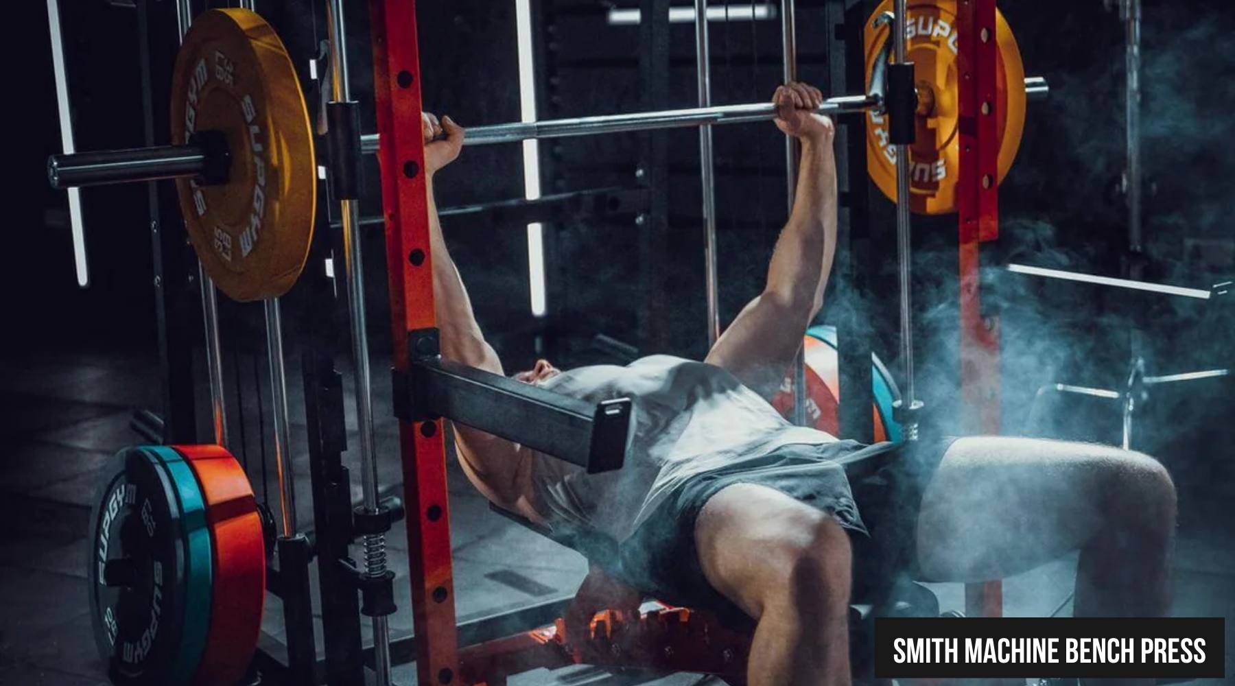 Đẩy Ngực Với Máy Smith (Smith Machine Bench Press)
