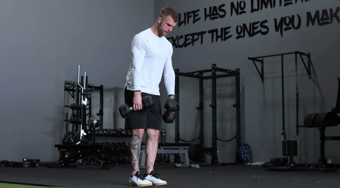 Cách tập Dumbbell Romanian Deadlift đúng cách cho người mới