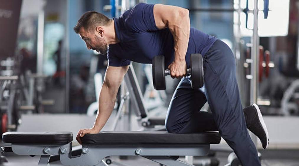 Dumbbell Single-Arm Row