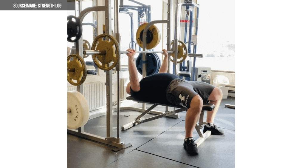 smith machine bench press