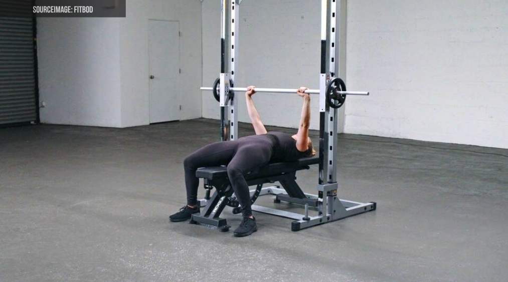 smith machine bench press