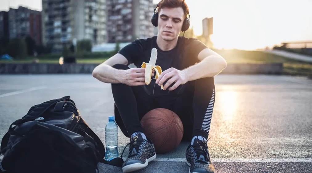 nên ăn chuối trước hay sau khi tập gym