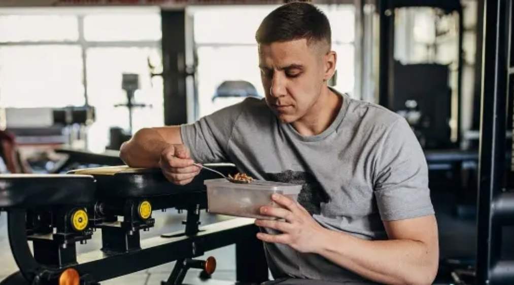 nên ăn gì trước khi tập gym