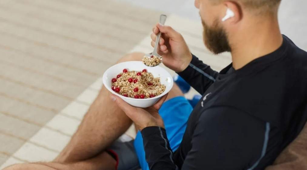 nên ăn trước khi tập gym bao nhiêu phút